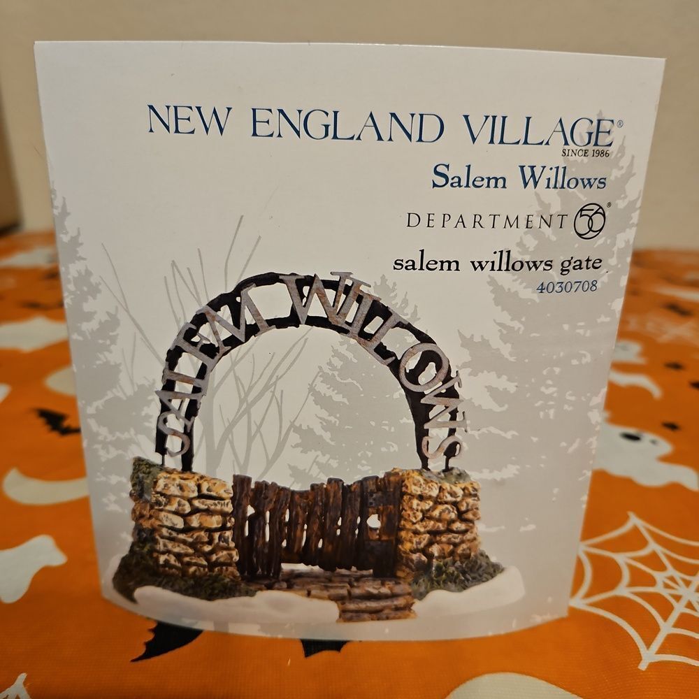 Department 56 Salem Willows Gate with Stone and Wood Details
